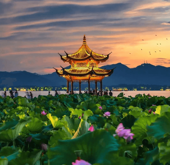 4-Day Hangzhou Tour – Explore West Lake, Ancient Towns, and Qiandao Lake